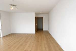 Ab 01.09 Erstbezug nach Renovierung - Helle 1-Zimmer-Wohnung mit Balkon im Erdgeschoss