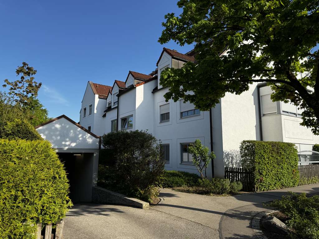 Kapitalanleger aufgepasst! Wunderschöne renovierte 3-ZKB mit Balkon zu verkaufen