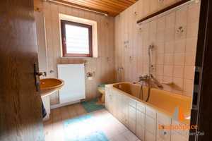 IMMOSPACE *** GROßZÜGIGES EIN-  BZW ZWEIFAMILIENHAUS MIT GARTEN, XXL-GARAGEN UND STADELBEREICH *** – Augsburg (Kreis) – Vorschaubild 12