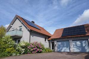 PREMIUM IMMOBILIE MIT GARTENSAUNA-SOLAR- DOPPELGARAGE – Die vollständige Adresse der Immobilie erhältst du vom Anbieter., 99098 Linderbach, Erfurt – Vorschaubild 1