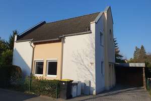 Renoviertes Einfamilienhaus mit 4 Zimmern und Carport in Sankt Augustin - Mülldorf