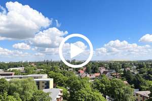 3-Zimmer-Wohnung mit Loggia und Weitblick über Berlin – Fahrstuhl, 2 Stellplätze, Renovierungsobjekt