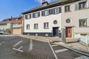 Top Anbindung: Gepflegte 3-Zi.-ETW in begehrter Lage von Untertürkheim – Stuttgart – Vorschaubild 2