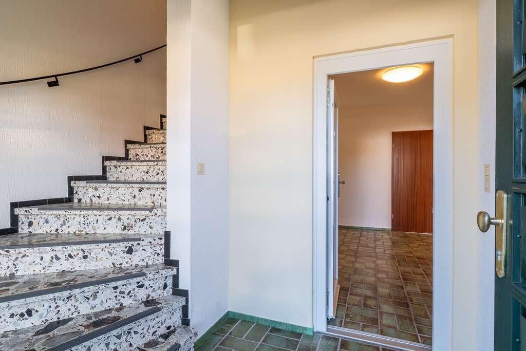 Immobilie in Büsum - Viel Platz für Familie & Ideen: Einfamilienhaus mit Einliegerwohnung - Bild 3