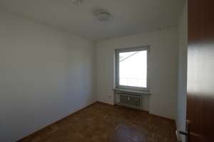 Charmante 2,5-Zimmer-Wohnung mit viel Licht und zwei Balkonen – Die vollständige Adresse der Immobilie erhältst du vom Anbieter., 81735 Waldtrudering, München – Vorschaubild 6