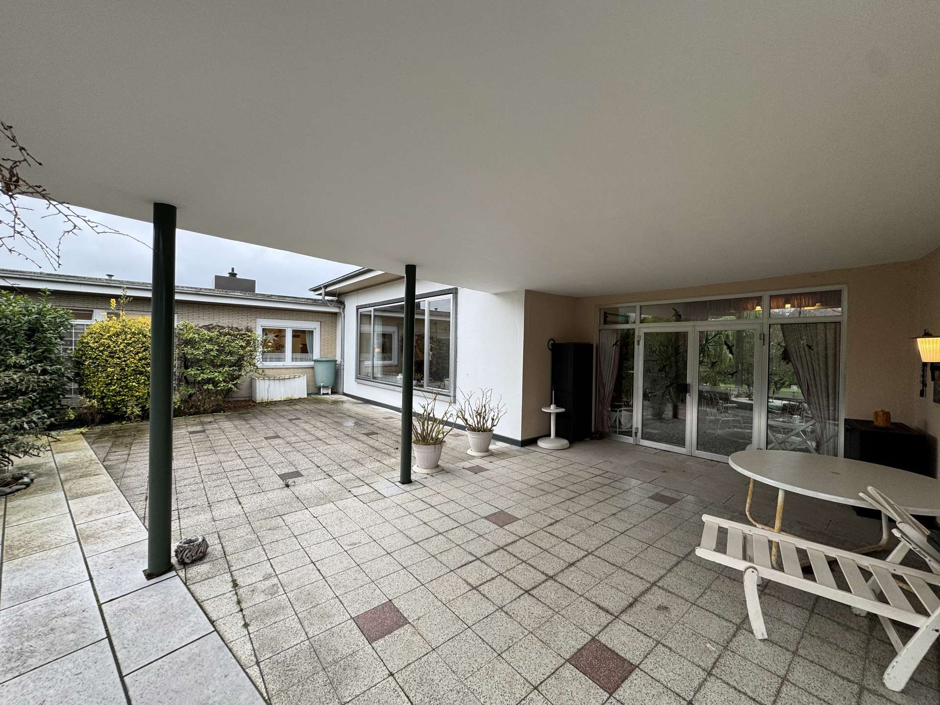 Ihr neues IMMOBILIEN QUARTIER: Imposanter Bungalow mit viel Potenzial in Bad Nenndorf, Schaumburg Kreis – Bild 4