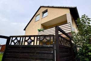 Dreifamilienhaus mit Garagen in Zierenberg – Die vollständige Adresse der Immobilie erhältst du vom Anbieter., 34289 Zierenberg – Vorschaubild 3