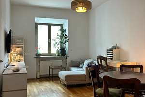 Stilvolle 2,5 Zimmer-Wohnung mit Balkon, EBK & Garage - möbliert, befristet (Option Übernahme) – Georgenstraße 140, 80797 Neuschwabing, München – Vorschaubild 1