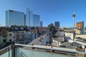 Altbau am Rheinturm: 4-Zimmer Maisonette-Wohnung