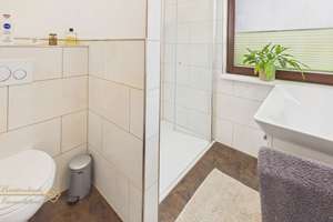 Bremen-Kirchhuchting • Top saniertes Reihenbungalow mit Garage – Die vollständige Adresse der Immobilie erhältst du vom Anbieter., 28259 Kirchhuchting, Bremen – Vorschaubild 7