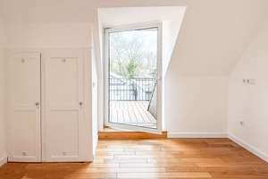 Wunderschöne Dachgeschosswohnung mit Charme, Balkon & PKW-Stellplatz! – Die vollständige Adresse der Immobilie erhältst du vom Anbieter., 48155 Mauritz-Ost, Münster – Vorschaubild 2
