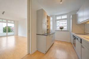 Wohnen an der Marzipanfabrik: 5-Zimmer-Wohnung mit bodentiefen Fenstern und zwei Balkonen – Die vollständige Adresse der Immobilie erhältst du vom Anbieter., 22763 Othmarschen, Hamburg – Vorschaubild 4