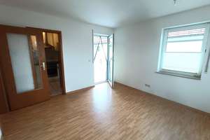 Dresden-Cotta - prov.frei, ruhige, mod. 1 Zi.-Whg. mit Balkon, sep. Küche mit Einbauten u. TG Stpl. – Sachsdorfer Str. 15, 1157 Cotta (Stadtteil), Dresden – Vorschaubild 2