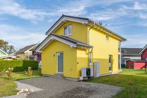 Ferienhaus mit guter Vermietung - Strandnah - Lübecker Bucht.
Kaufpreis netto bei tourist.Vermietun – Die vollständige Adresse der Immobilie erhältst du vom Anbieter., 23777 Heringsdorf – Vorschaubild 1