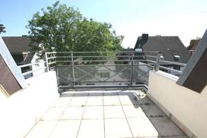 Junkersdorf - Helle DG-Maisonette - Dachterrasse - EBK - Gartennutzung - frei ab 01.09.2026 – Sterrenhofweg 8a, 50858 Junkersdorf, Köln – Vorschaubild 2