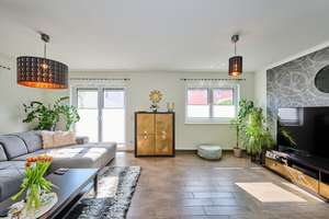 Moderne Doppelhaushälfte mit zwei Terrassen und Garten in ruhiger Wohnlage. – Die vollständige Adresse der Immobilie erhältst du vom Anbieter., 94315 Alburg, Straubing – Vorschaubild 5