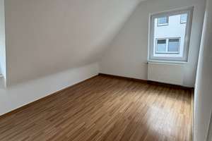   2-Zimmer-Dachgeschoss Wohnung in Wuppertal – Die vollständige Adresse der Immobilie erhältst du vom Anbieter., 42369 Ronsdorf, Wuppertal – Vorschaubild 2