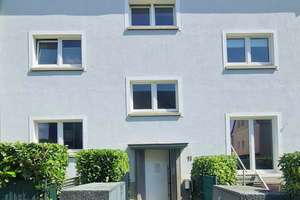 Voll MÖBLIERTes 2-Zi.-WohlfühlApartment: Exklusives Bad, EBK & Gemeinschaftsgarten, Nähe Klinikum – Defreggerstr. 13, 45147 Holsterhausen, Essen – Vorschaubild 2