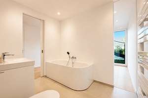 Hollenders Immobilien: Exklusives Architekten-Townhouse als Erstbezug n zentraler Lage von Sürth – Falderstraße 26, 50999 Sürth, Köln – Vorschaubild 6
