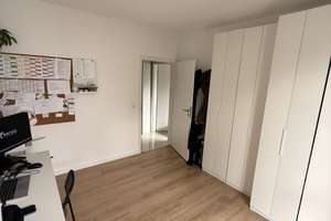 Lichtdurchflutete 4-Zimmer-Eigentumswohnung mit Dachterrasse in Köln Rath-Heumar – Die vollständige Adresse der Immobilie erhältst du vom Anbieter., 51107 Rath/Heumar, Köln – Vorschaubild 13