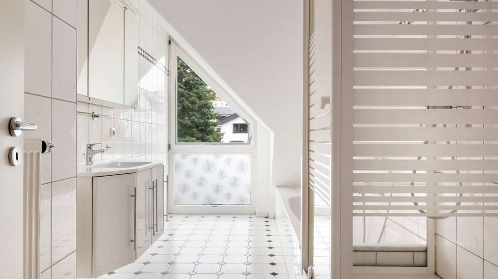 Immobilie in Königstein - Habl Immobilien - Wohnqualität im Taunus: Charmante 3-Zimmer-Wohnung mit Balkon in Königstein - Bild 4