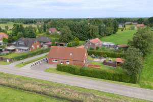 Großzügiges Wohnhaus in zentraler Lage von Moordorf – Die vollständige Adresse der Immobilie erhältst du vom Anbieter., 26624 Südbrookmerland – Vorschaubild 2