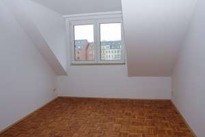 Komfortable 5-Zi-Wohnung über 2 Etagen mit Balkon, Wohnküche und 2 Bädern – Blankenauer Straße 9, 9113 Schloßchemnitz, Chemnitz – Vorschaubild 25