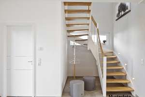 Großzügige 3-Zimmer-Maisonette-Wohnung nebst Garten und Stellplatz