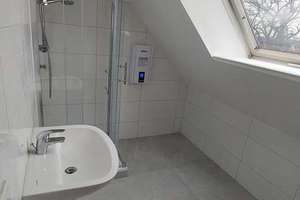 Wohnen mit Charakter: Modernisierte (Anfang 2024) Maisonette Wohnung in Köln Rath-heumAr – Rather Mauspfad 51, 51107 Rath/Heumar, Köln – Vorschaubild 4