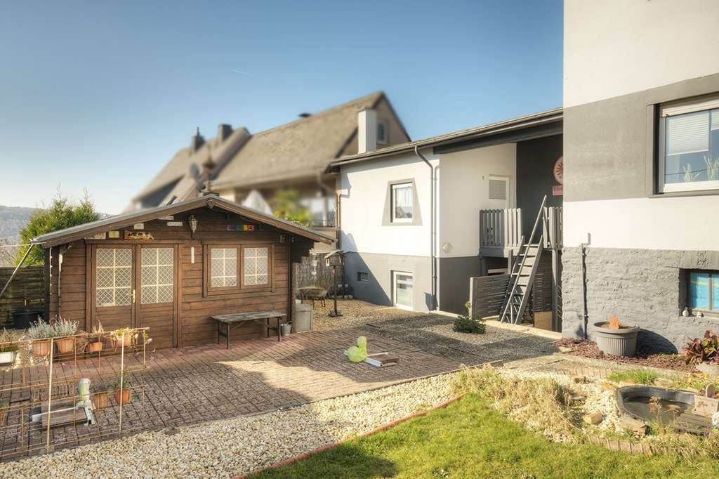 Immobilie in Hillscheid - Haus mit viel Platz für Familie und Hobbies - Bild 1