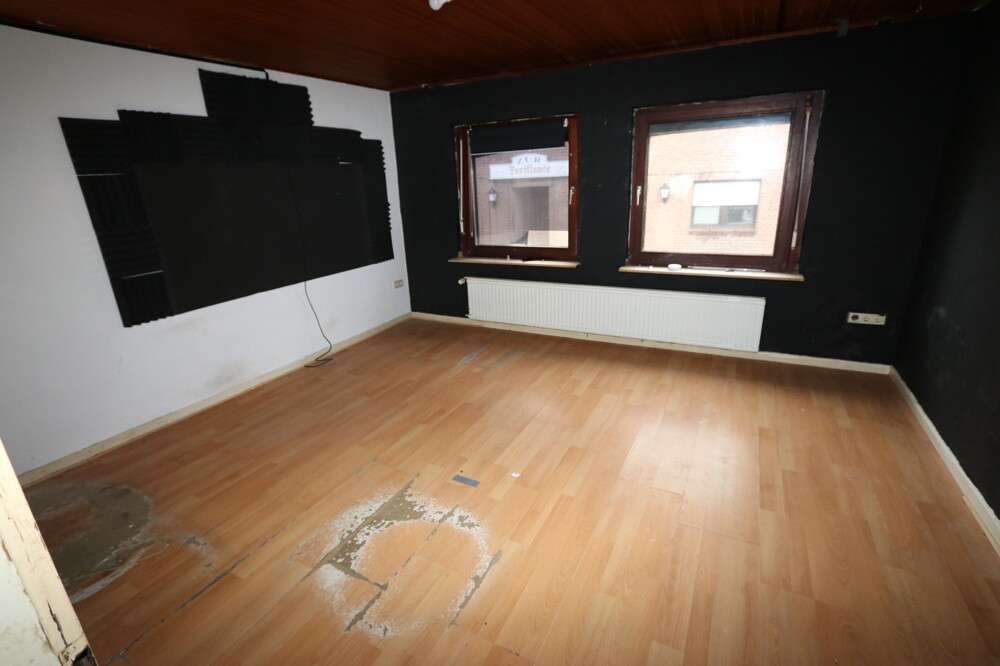 Immobilie in Jüchen - + Jüchen + EFH + sanierungsbedürftig + Bj. 1951 + ca. 857 m² Grundstück. + ca. 125 m² Wohnfläche + - Bild 5