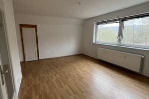 Frisch renovierte 3-Zimmer-Dachgeschosswohnung + 500 € MediaMarkt-Gutschein für mobiles Klimagerät – Burgwall 43, 38229 Gebhardshagen, Salzgitter – Vorschaubild 3
