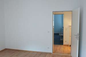 SCHÖNE SANIERTE ALTBAUWOHNUNG MIT EINBAUKÜCHE IM HERZEN VON DÜSSELDORF ELLER – 40229 Eller, Düsseldorf – Vorschaubild 7