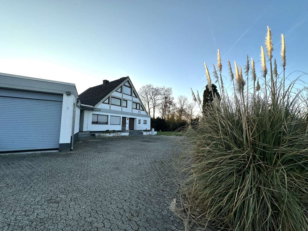 Immobilie in Merzenich - wunderbares Anwesen, mit viel Potential, 52399 Merzenich - Bild 1