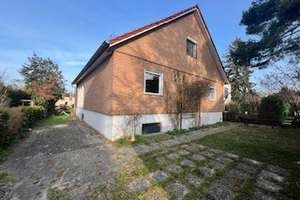 Bezugsfreies familienfreundliches Einfamilienhaus – Die vollständige Adresse der Immobilie erhältst du vom Anbieter., 14167 Lichterfelde, Berlin – Vorschaubild 1