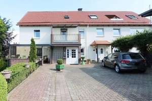 Frisch renoviertes Einfamilienhaus mit Einbauküche, Garten & 2 Garagen zu vermieten – Nordwall 24, 31167 Bockenem – Vorschaubild 1