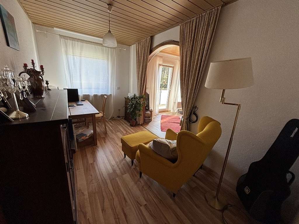 Immobilie in Bergneustadt - Zweifamilienhaus in begehrter Wohnlage von Bergneustadt – vielseitig nutzbar & mit Südausrichtung - Bild 4