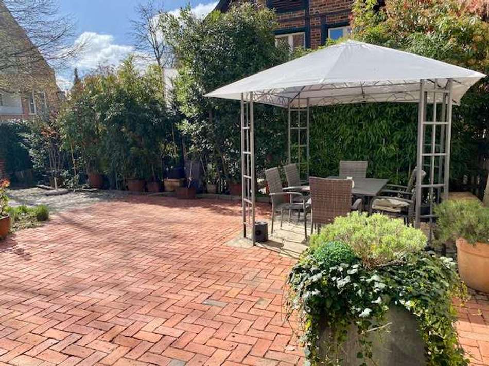 Garten bzw. Innenhof Ansicht 4