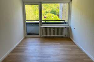 Schöne 5-ZKBB Wohnung mit Ausblick zu vermieten! – Mombertplatz 31, 69126 Emmertsgrund, Heidelberg – Vorschaubild 10