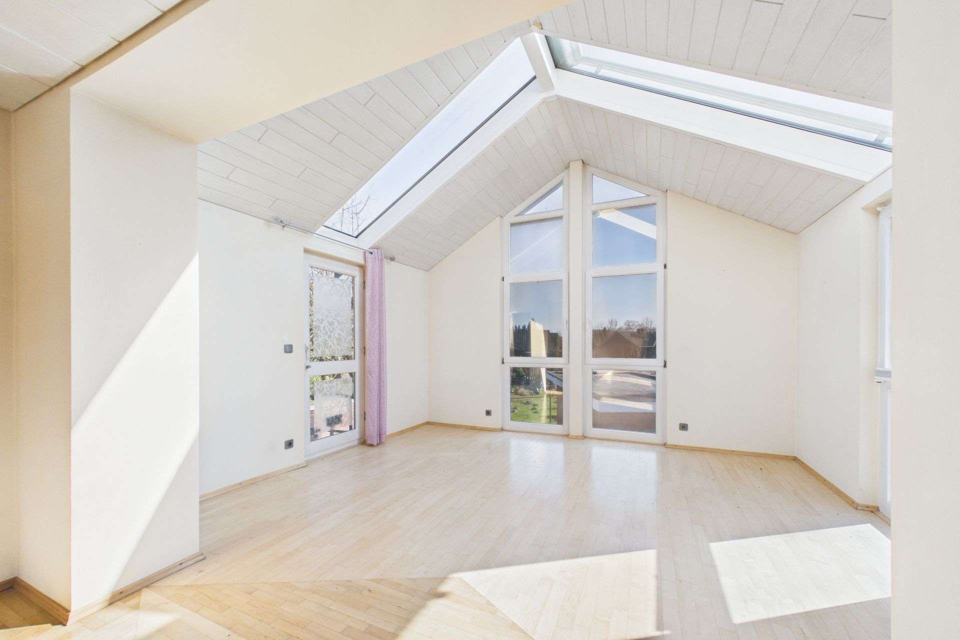 Immobilie in Oelde - Sanierungsobjekt mit zwei Wohneinheiten und zusätzlicher Fläche – großes Entwicklungspotenzial - Bild 14