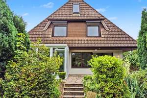 Großzügiges 9-Zimmer-Einfamilienhaus mit Kamin, Wintergarten und Tiefgarage