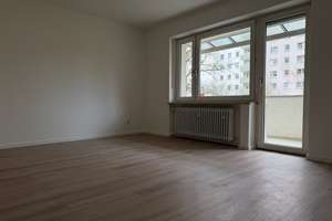Charmante 3-Zimmer Wohnung mit Stellplatz in München – Die vollständige Adresse der Immobilie erhältst du vom Anbieter., 81475 Fürstenried-West, München – Vorschaubild 2