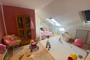KAARST - Reihenhaus in ruhiger Lage., Einbauküche, TEIL-MÖBLIERT – Die vollständige Adresse der Immobilie erhältst du vom Anbieter., 41564 Kaarst – Vorschaubild 13