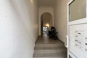 4-Zimmer-Wohnung mit kleinem Balkon, Abstellraum, Tageslichtbad mit Wanne und Gäste-WC mit Dusche. – Peter-Paul-Straße 9, 39106 Alte Neustadt, Magdeburg – Vorschaubild 3