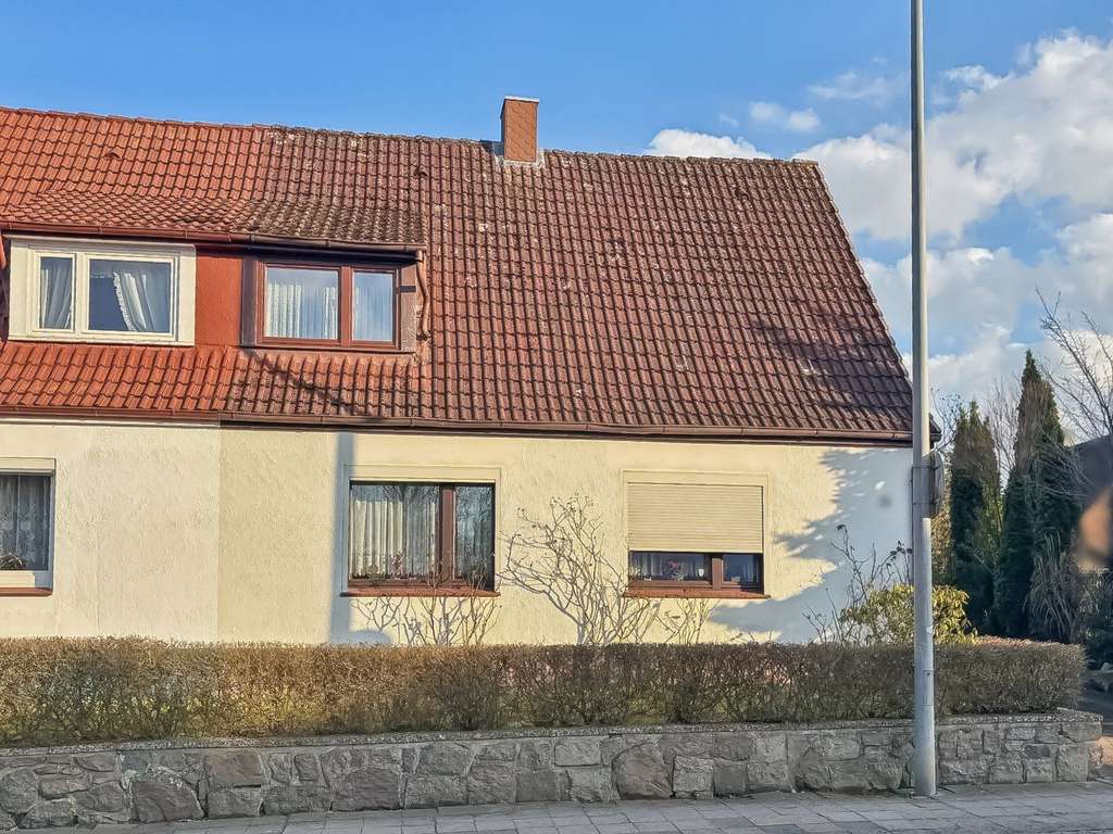 Immobilie in Eutin - Modernisierungsbedürftige Doppelhaushälfte in zentrumsnaher Lage von Eutin - Bild 2