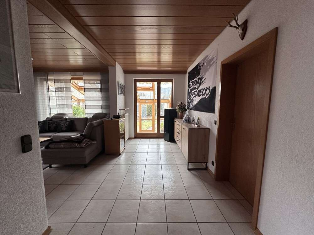 Immobilie in Miltenberg - Hell, großzügig, familienfreundlich: Einfamilienhaus mit großem Garten und zwei Garagen - Bild 8