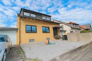 Attraktives Dreifamilienhaus in ruhiger Lage von Kleinenbroich – Neuss (Rhein-Kreis) – Vorschaubild 1