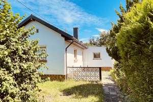 + Attraktives (Haus-)Grundstück – direkt angrenzend an die Nidda (Frankfurter Stadtteil: Nied) + – Grüne Weide 2, 65934 Nied, Frankfurt am Main – Vorschaubild 1