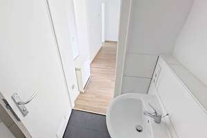 Lichtdurchflutete 3-Zimmer-Wohnung mit Innenstadtnähe in Nürnberg-Steinbühl – Gebhard-Ott-Straße 2, 90443 Steinbühl, Nürnberg – Vorschaubild 11