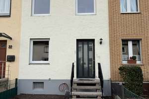 Reihenhaus mit 4 Zimmern in Hannover-Bothfeld – Memeler Straße 20, 30657 Bothfeld, Hannover – Vorschaubild 1